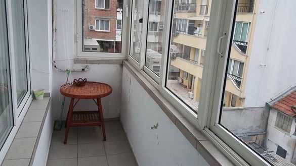 Дава се под наем Тристаен апартамент в Бургас, Център - 70 кв.м за 102 € - Снимка #11