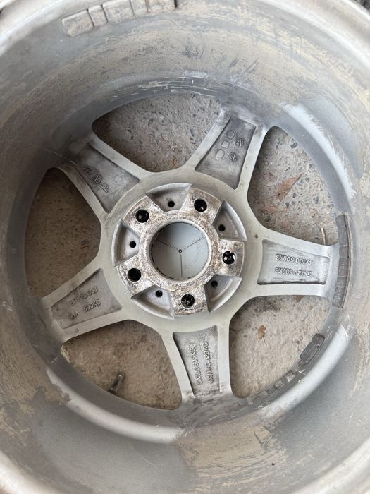 Продамо оригинальные диски AMG