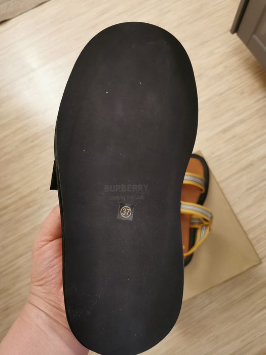 Продам сандали под Burberry, 37 рр. Новые