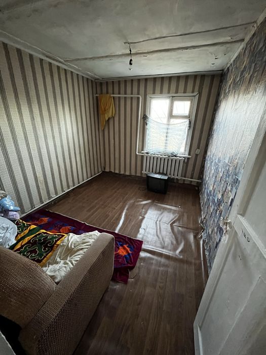 Продам дом с гаражом в бедняцком