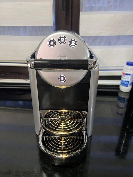 Espressor nespresso zenius profesional