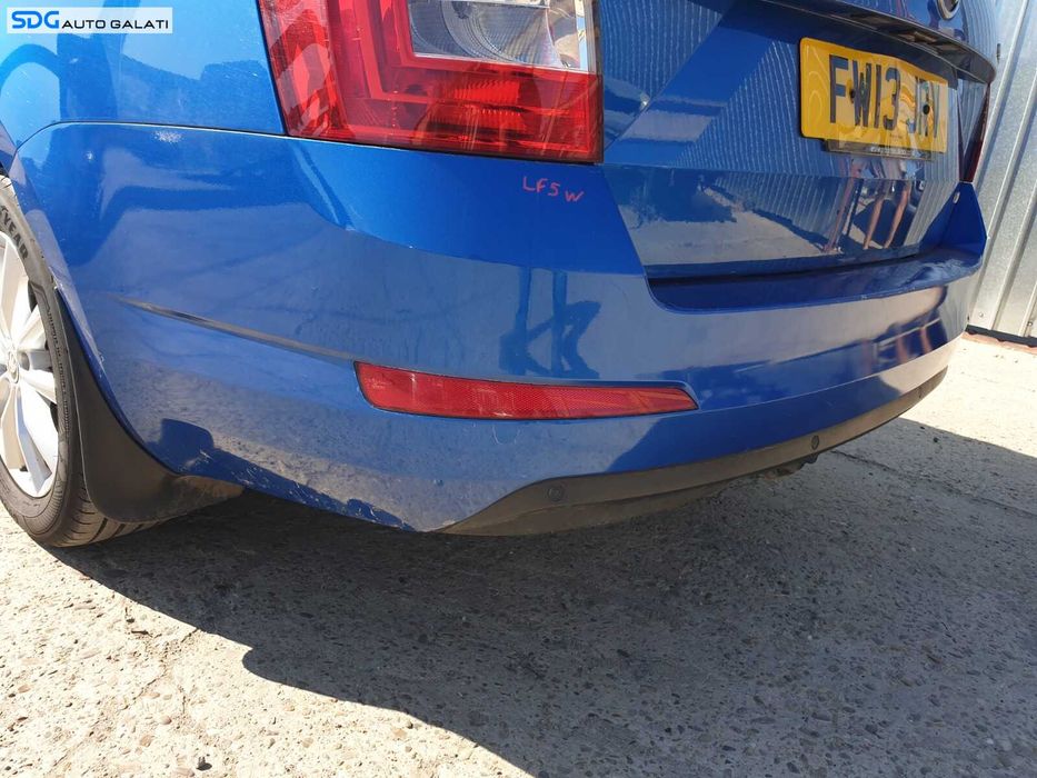 Bara Spoiler Spate cu Locas Senzori Parcare Skoda Octavia 3 Break Combi 2013 - 2017 Culoare LF5W 8X8X [C7962]