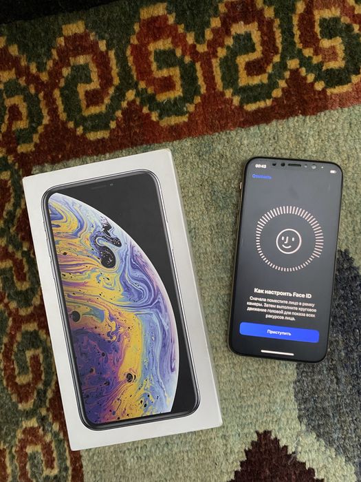 Айфон XS.        .