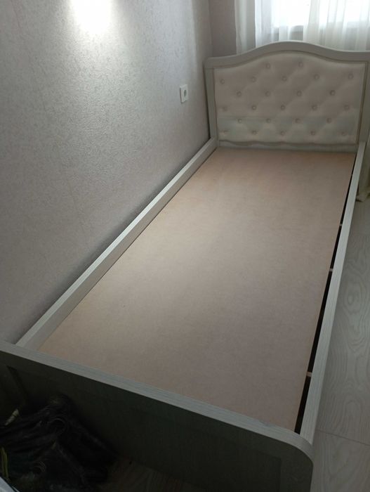 Продам кровати из МДФ.