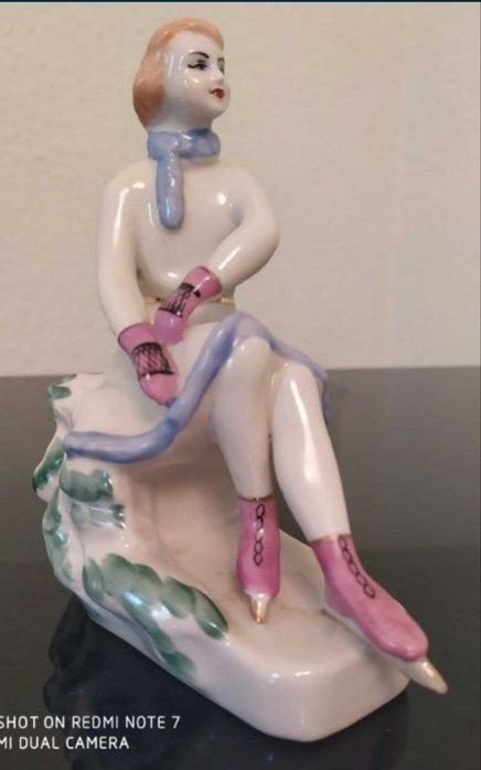 Новогодние подарки близким статуэтки "Лыжник" и "Фигуристка"