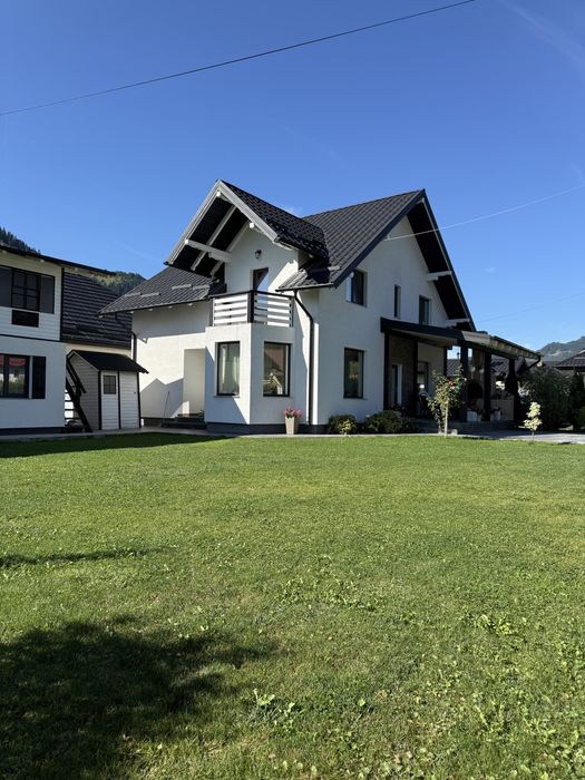 Casa spatioasa cu gradina si anexa situata intr-o zona linistita