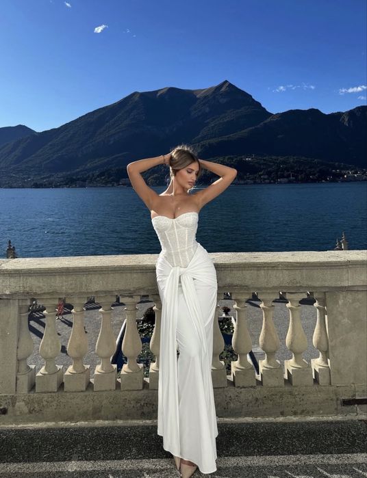 Рокля модел на babyboo и в бяло