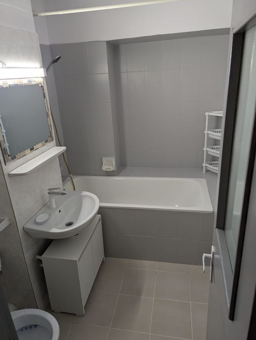 Pers fizica închiriez ap 3 camD