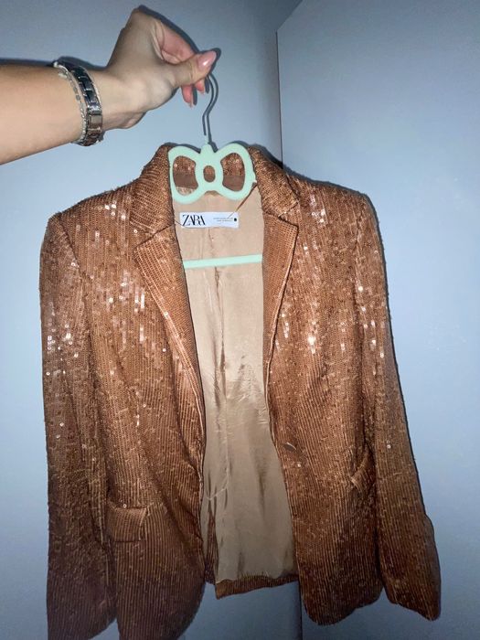 Бляскаво сако Zara