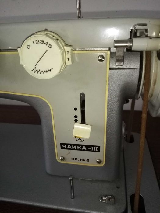 Швейная машинка Чайка