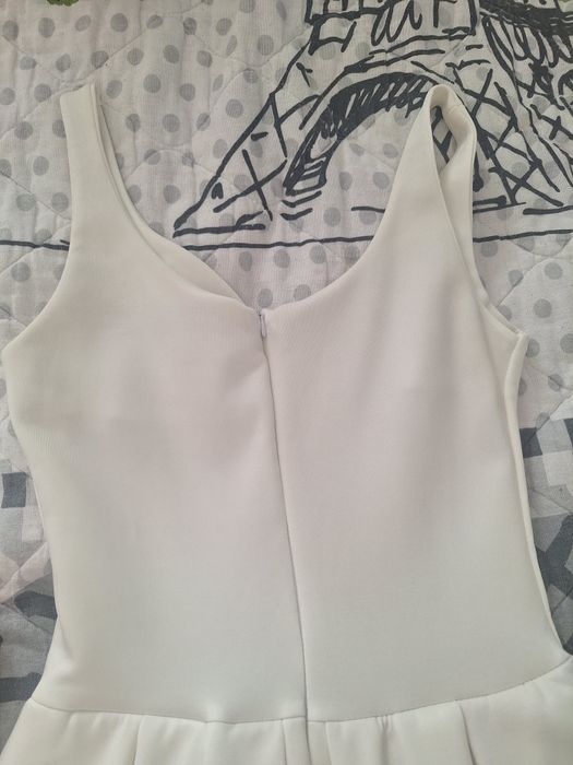 Дамска бяла рокличка