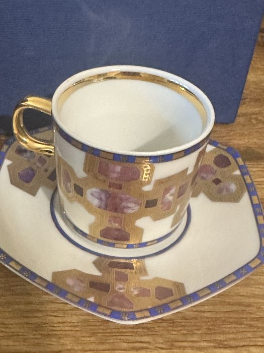 Оригинална ръчно изработена и рисувана чаша за кафе от Чехия. Лимитира