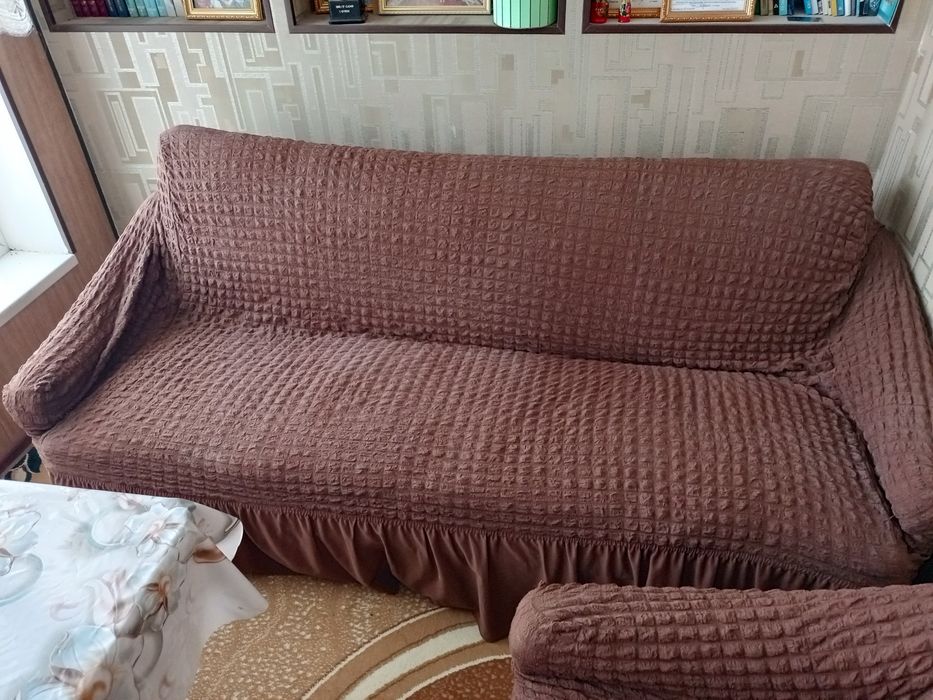 СРОЧНО ПРОДАЕТСЯ !!!  Диван и кресло.