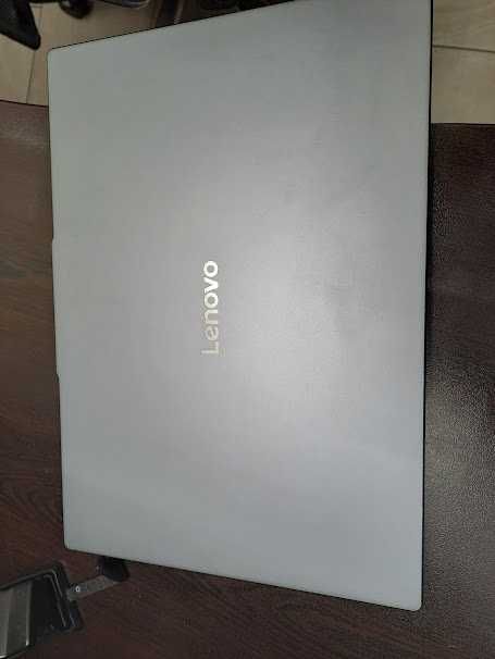 Продавам лаптоп Lenovo IdeaPad Slim 5 16 IRH 10