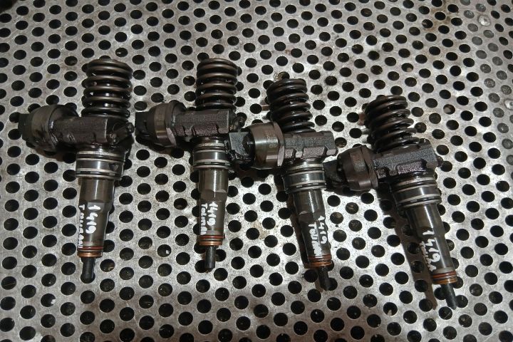 Injector motorina 038130073AG SET 038130073AG Volkswagen VW Touran 1