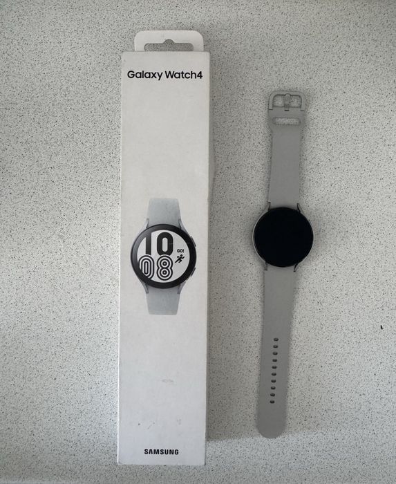 Продам смарт часы samsung Galaxy Watch 4