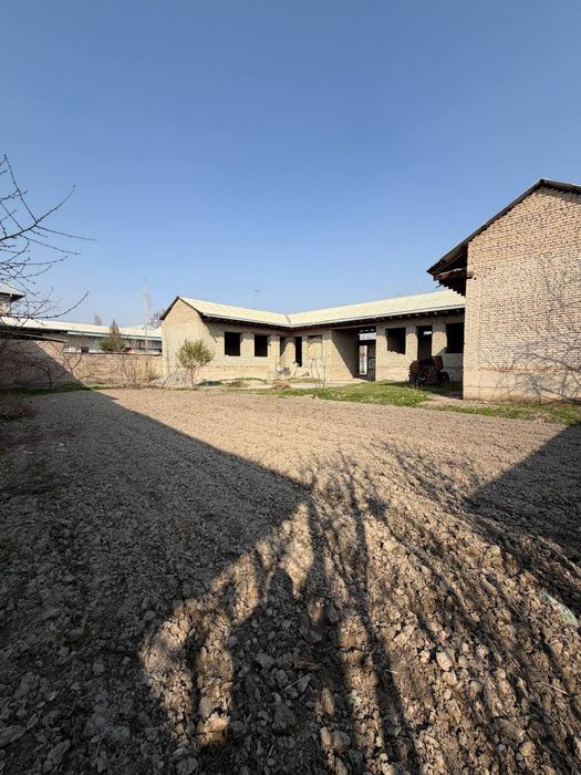 Ховли уй сотилади