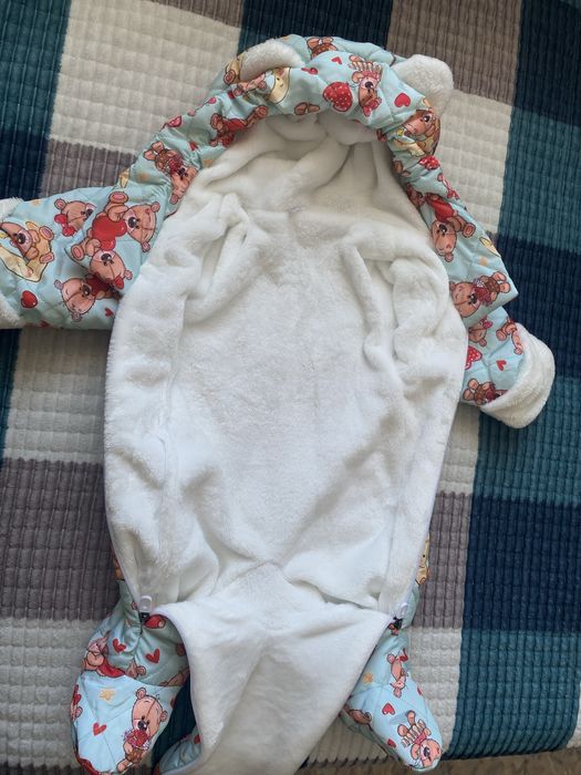 Продам детский демисезонный комбинезон