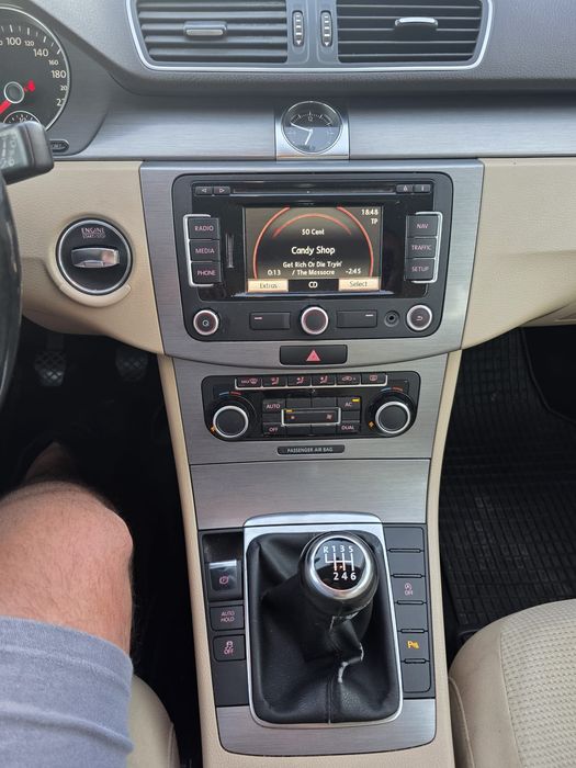 De vânzare Volkswagen  Passat  2011