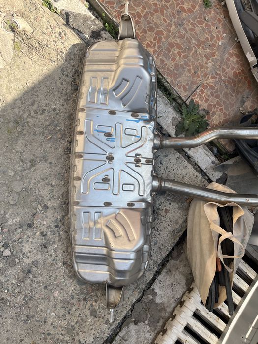 Продам Глушитель кайен