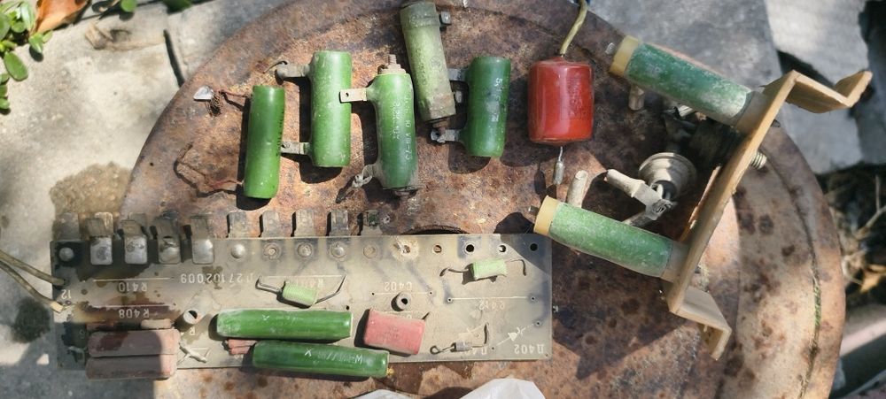 Продам конденсаторы разные советские