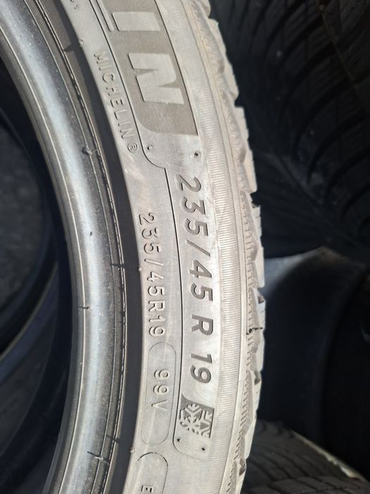 235 45 19 4броя зимни дот 2822 Michelin цената е за 1бр