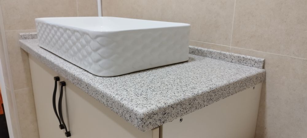 Столешницы из искусственного и кварцевого камня