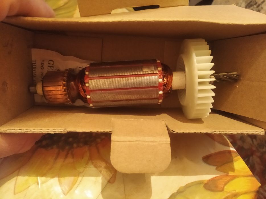 Якорь CROWN новый  продам