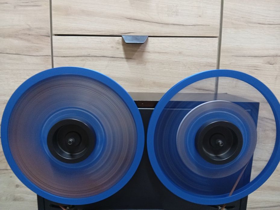 Doua role metalice 26 cm Teac magnetofon una plina / una de serviciu