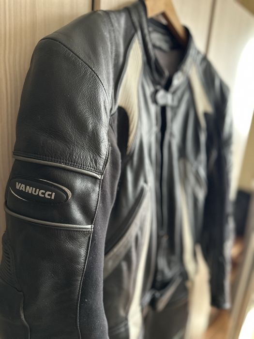 Кожен екип Vanucci