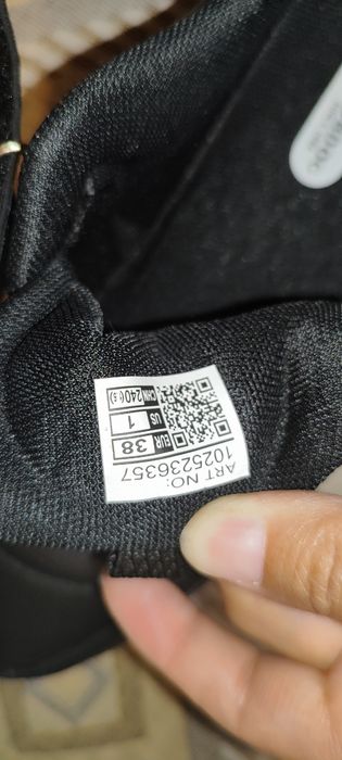 Продам новые туфли 38р