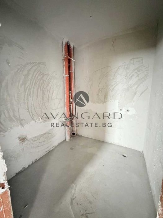 оф.23449 Тристаен с акт 14 в малка сграда/ Остромила