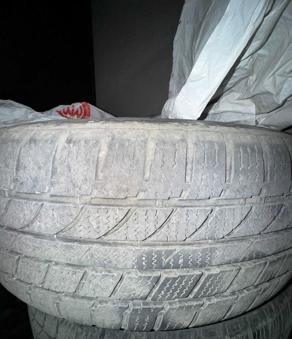 Комплект зимни гуми