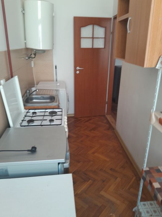 Închiriez garsoniera ultra central