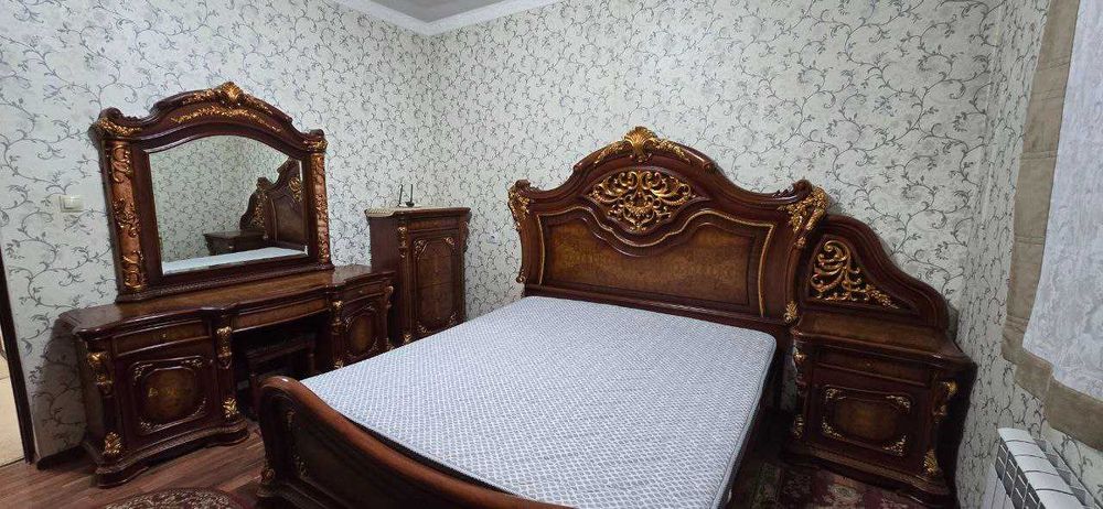 Шахристанская 3 в 4/1/4  квадратура 118 м2 Спецплан огород,парковка
