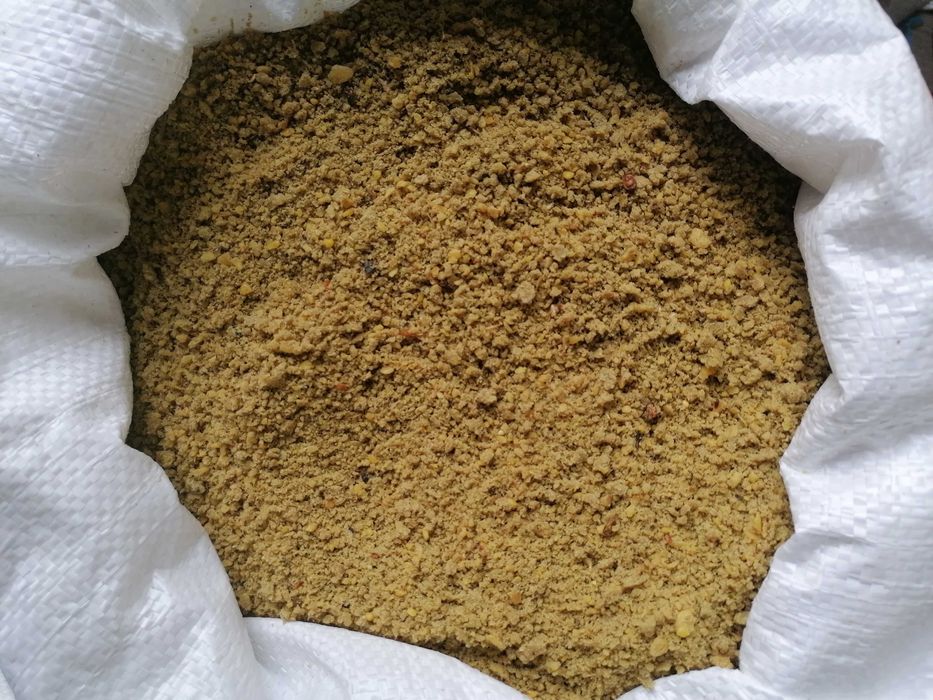 Furaje complete  pui, gaini, curcani, porci, sroturi, drojdie furajera