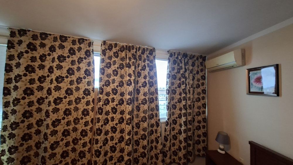 Спалня комплекс:легло+матрак, гардероб, нощ.шкафчета, лампи-2,пердета