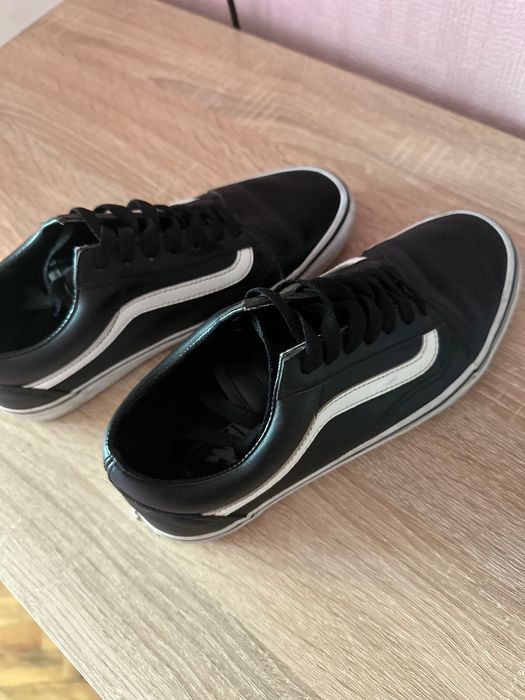 Продавам обувки VANS, размер 38. която ми носих най много малко.