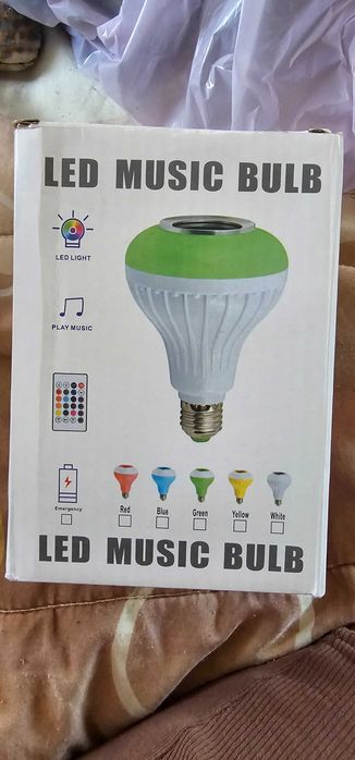 Музикална лед крушка с дистанционно