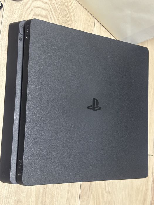 PS4 slim 2TB sotiladi
