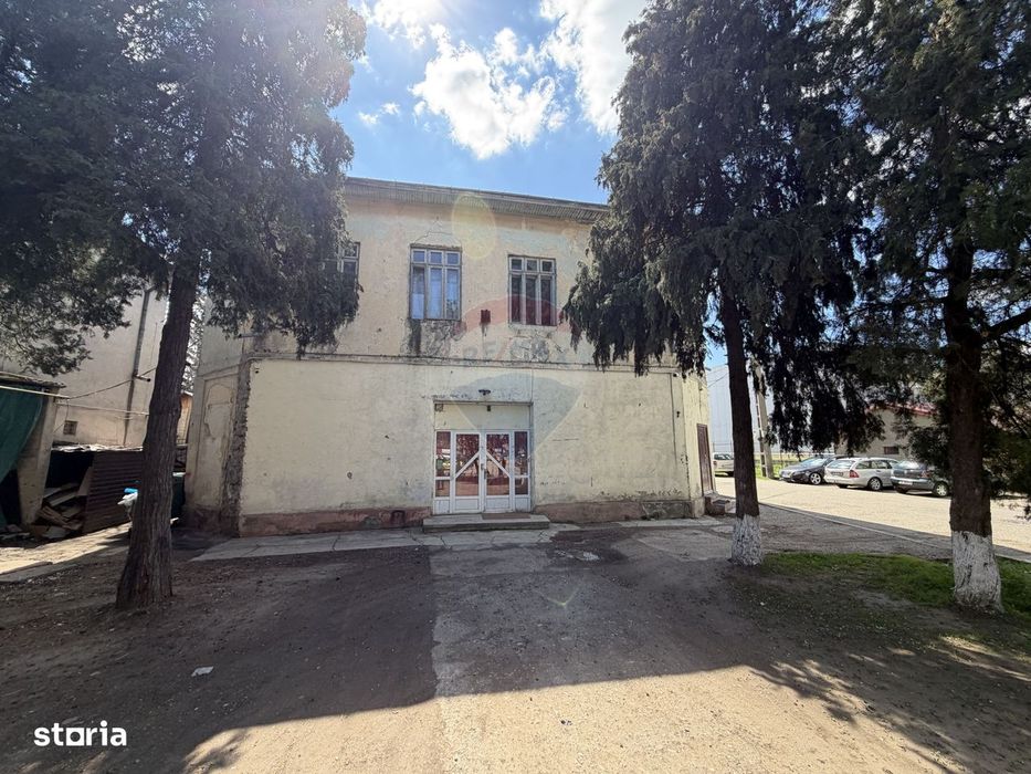 Clădire istorică P+1, 428 mp – Ultracentral Adjud