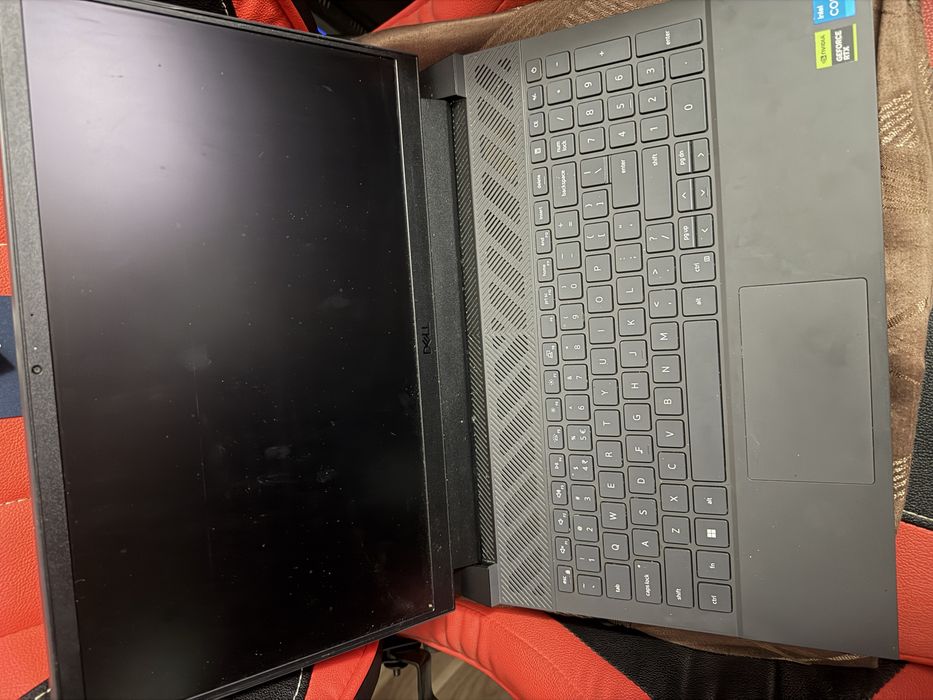 Laptop Gaming Dell G15 5530