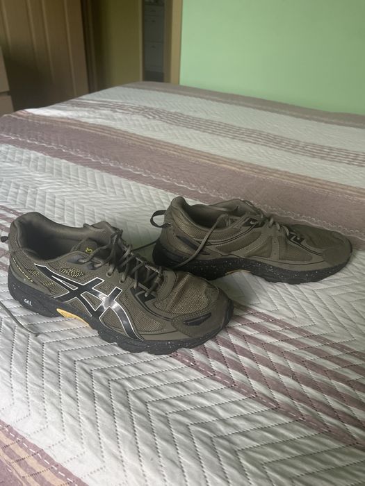 Маратонки ASICS номер 46