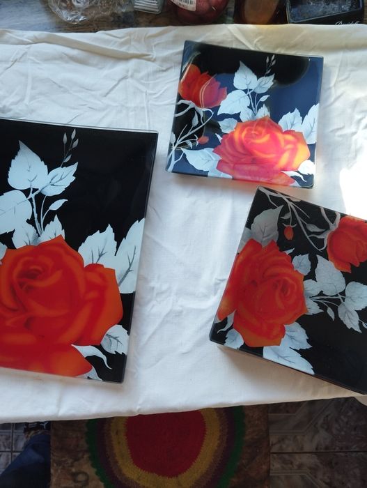 Продавам Китайски сервиз порцелан,оригинален.