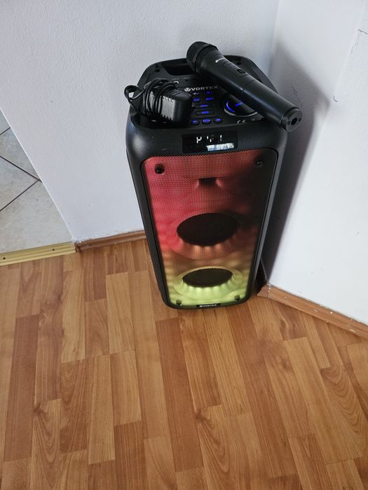 Boxa Vortex cu incarcator si microfon