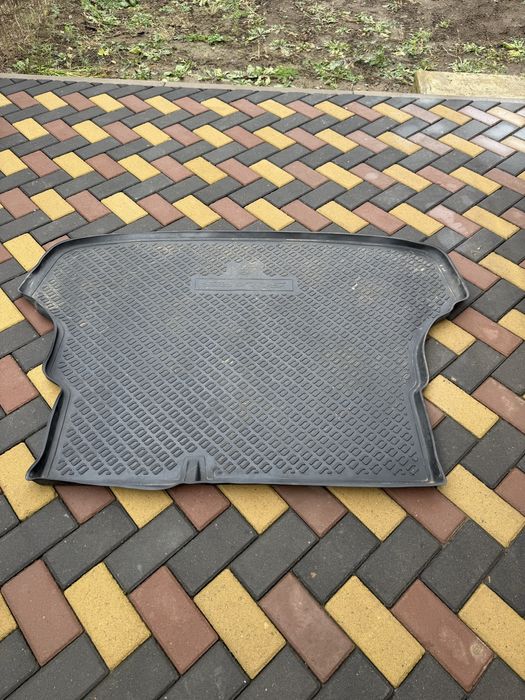 Продам коврики на хюндай