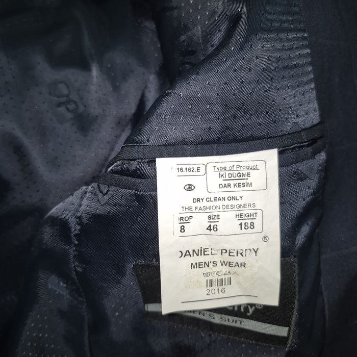 Школьный костюм б/у.