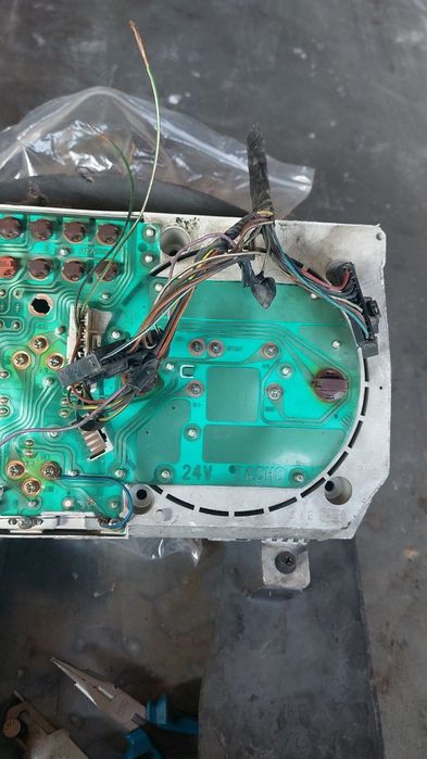 Isuzu tablo avtobusga