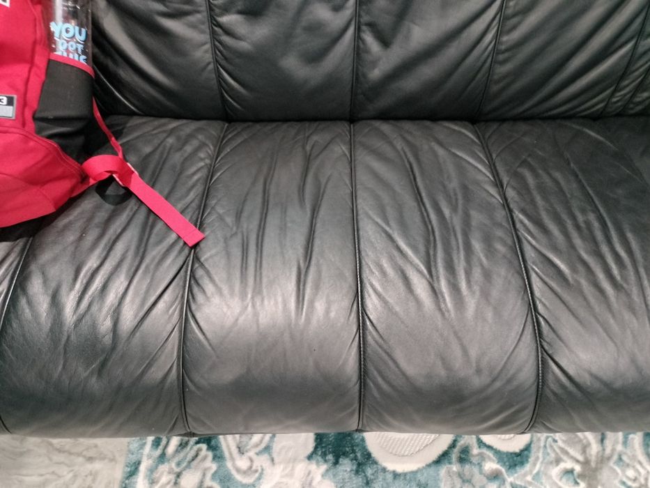 Colțar fix din piele neagră