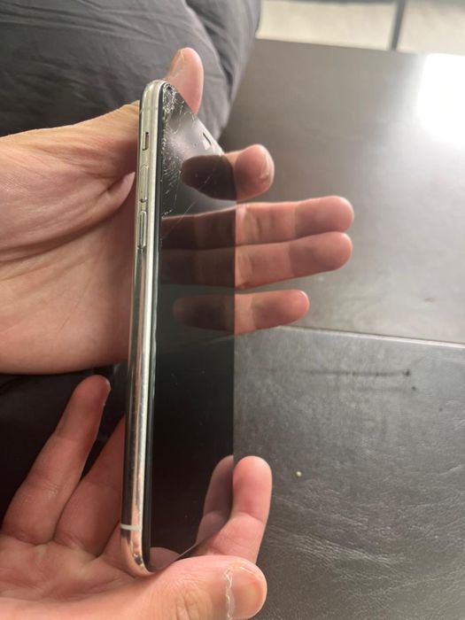 Продам айфон 11прошку